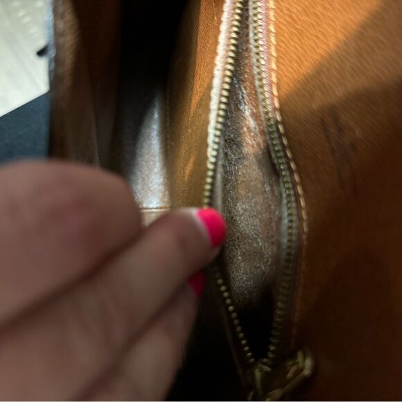 Authentic Vintage Louis Vuitton St Cloud GM Crossbody Bag - Picture 13 of 16